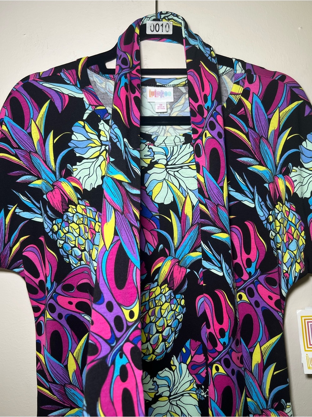 LuLaRoe Mitzi Black Top Pineapple Print - Picture 4 of 5